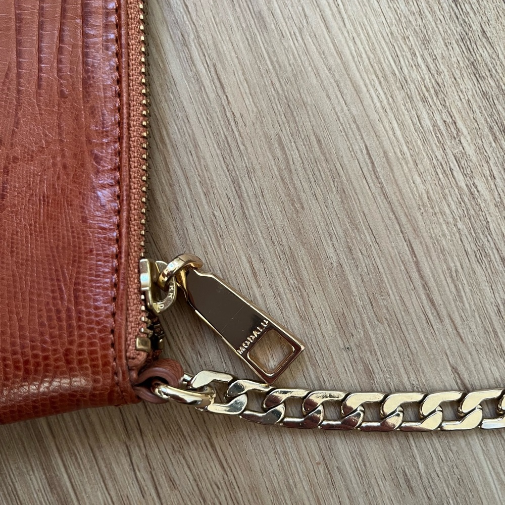 Modalu Cross Body Bag - Picture 4 of 7